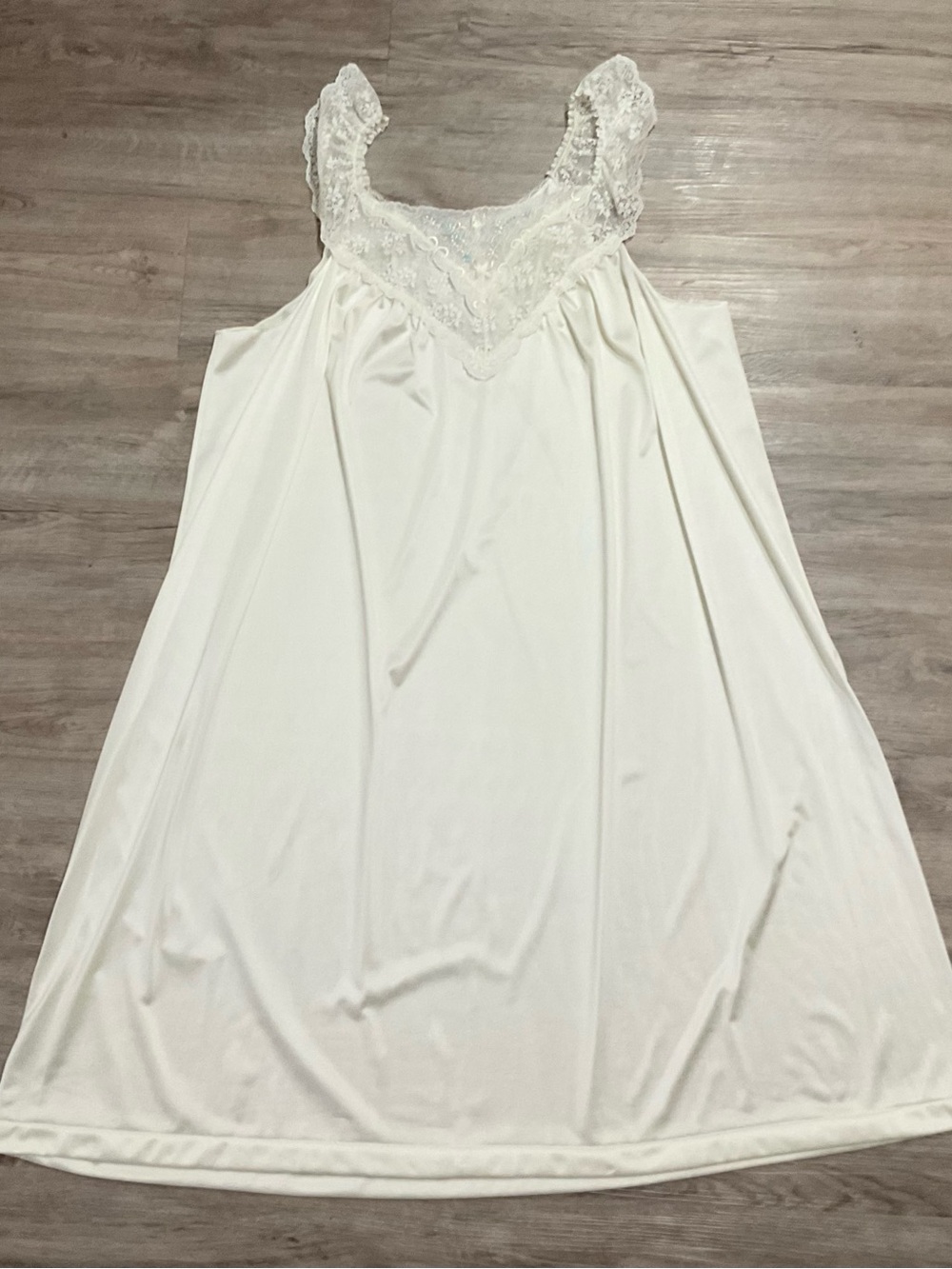 Vanity Fair Vintage White Lace-Trim Full Length Nightgown Size Large